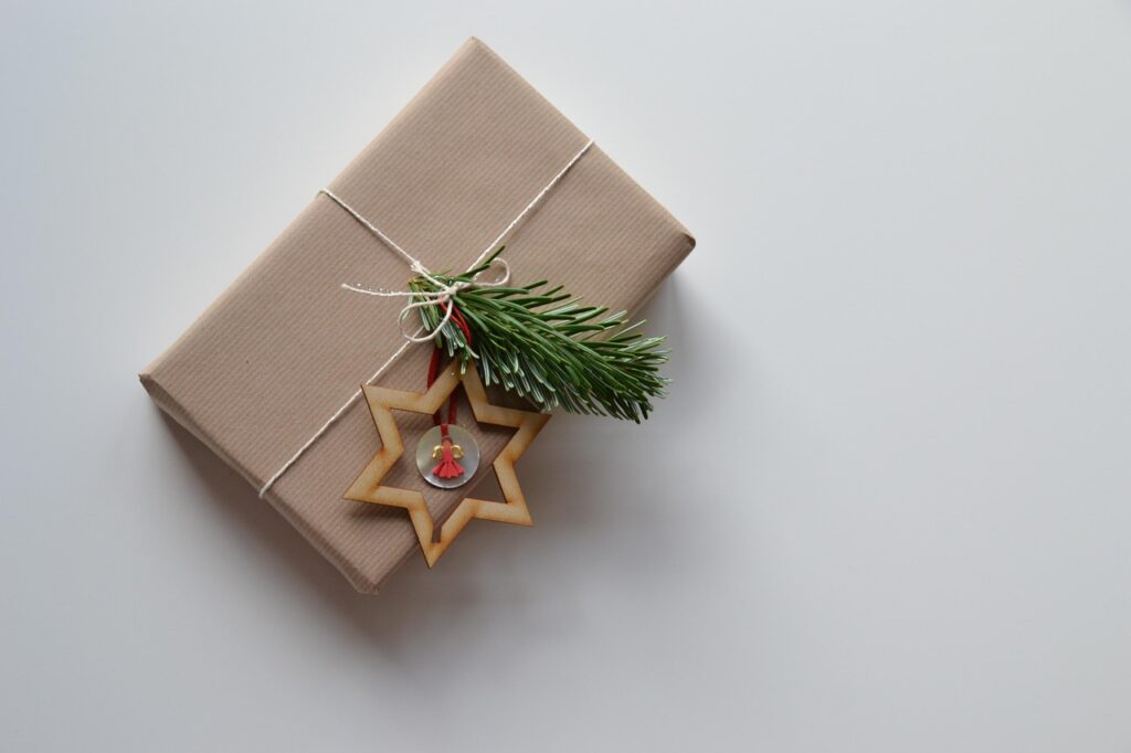 christmas, gift, packaging, ribbon, christmas party, packed up, festive, star, angel, red, branch, green, paper, brown, wrapping paper, christmas gift, christmas gift, christmas gift, christmas gift, christmas gift, christmas gift