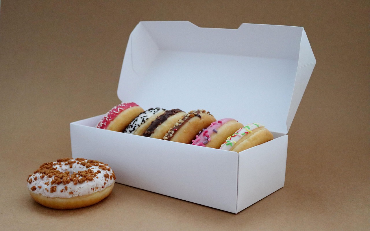 doughnuts, box, box of doughnuts, sweets, pastries, bakery, desserts, packaging, carton box, treats, food, food photography, doughnuts, doughnuts, doughnuts, doughnuts, doughnuts, box, carton box