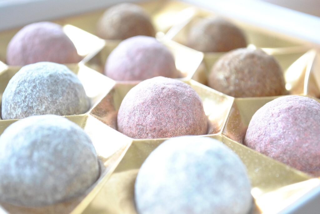 chocolates, cute, chocolate, snack, sweets, yummy, food, sweetness, nibble, sugar, balls, nourishment, candy box, meal, box, foil, packaging, white, sweet dish, sweet, delicacy, wrapped up, enjoyment, fine chocolates, delicate chocolate, pink, brown, candy, gold, confectionery, hand made sweets, chocolate, sweets, candy, candy, candy, candy, candy
