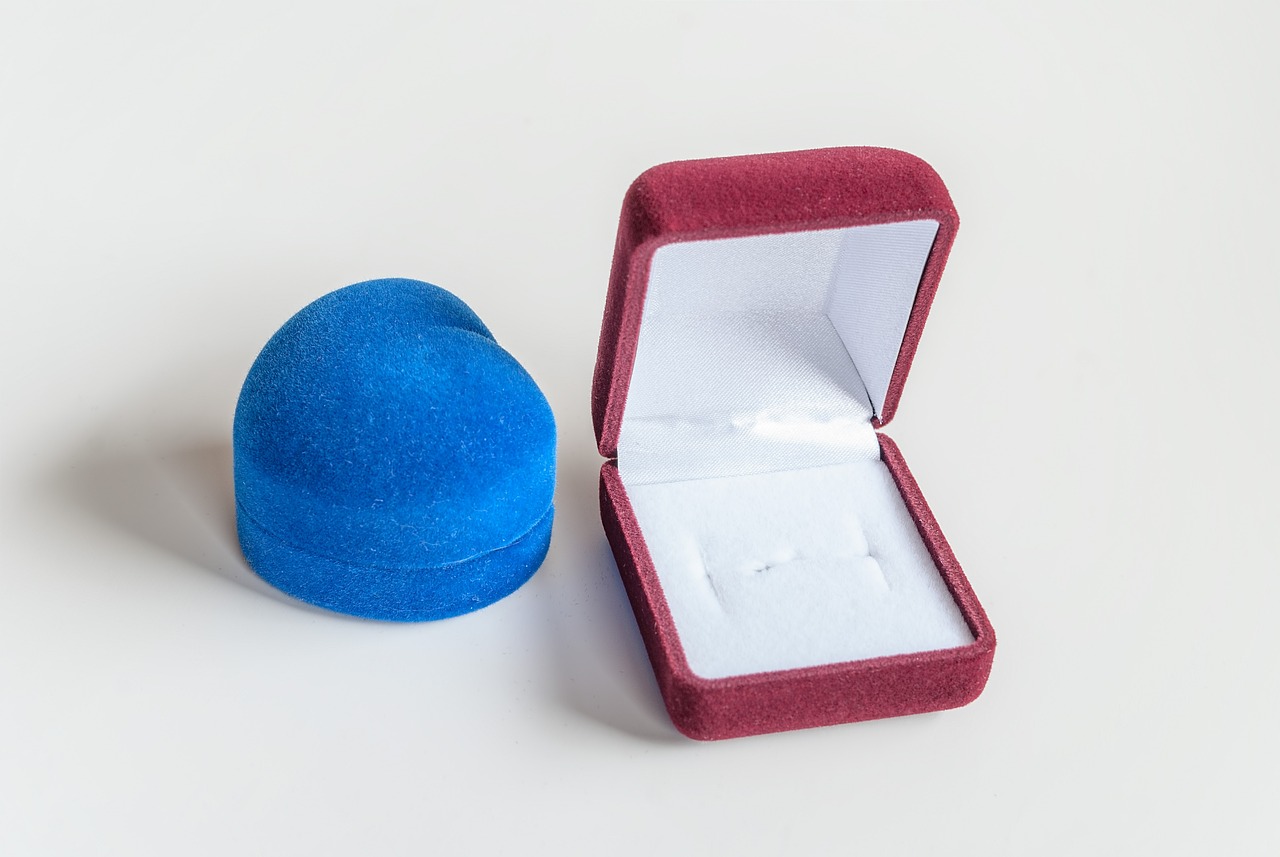 jewelry boxes, blue, burgundy, jewelry, gift, package, symbol, open, empty, surprise, love, jewelry boxes, jewelry boxes, jewelry, jewelry, jewelry, gift, gift, gift, gift, gift, package, surprise, surprise