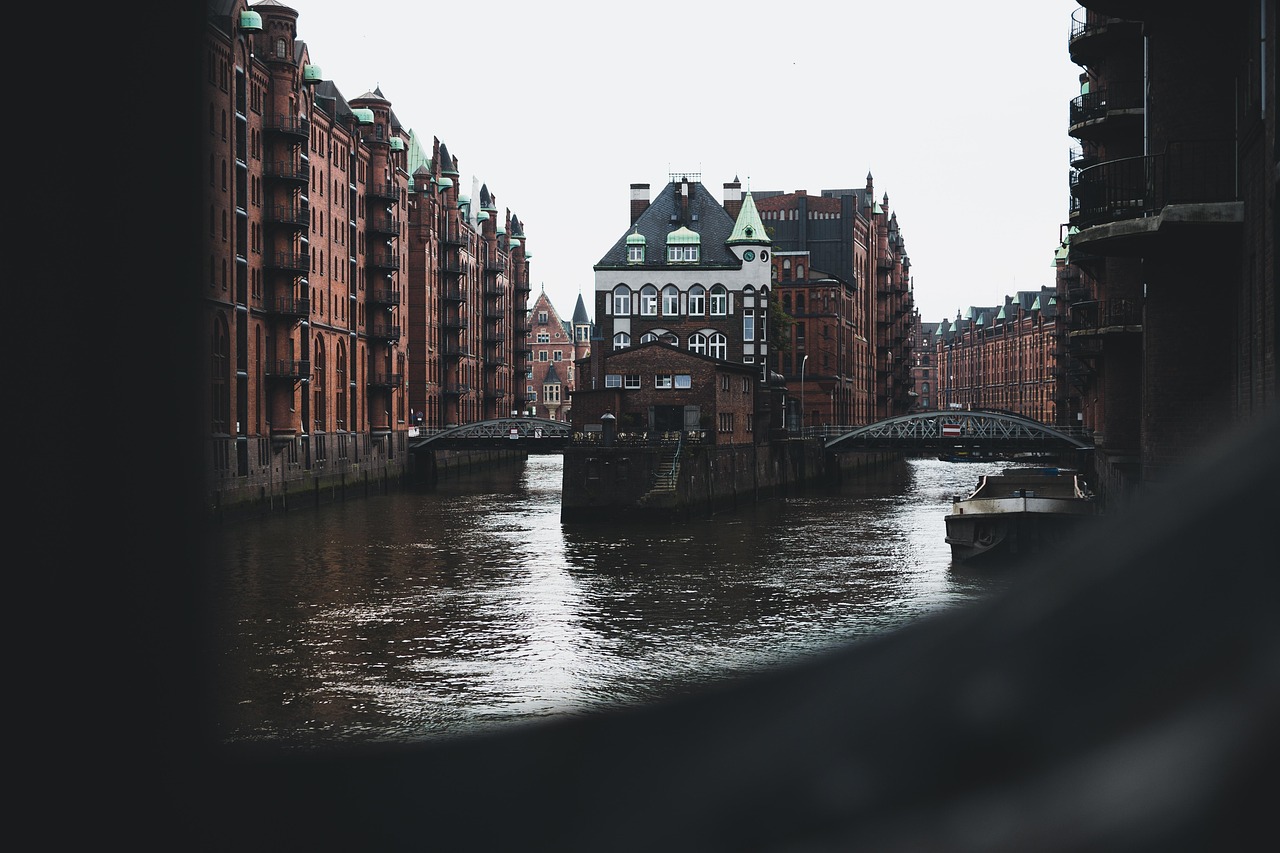 flow, moated castle, hamburg, architecture, elbe, historical, hamburg, hamburg, hamburg, hamburg, hamburg, architecture, architecture