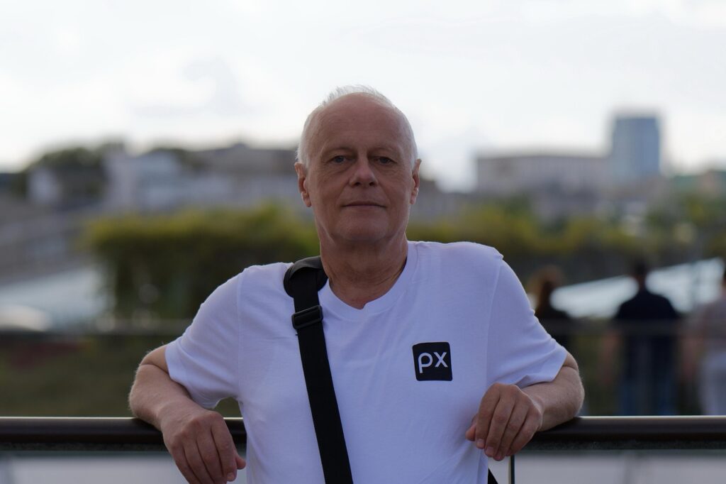 man, portrait, outdoors, t-shirt, pose, urban, city