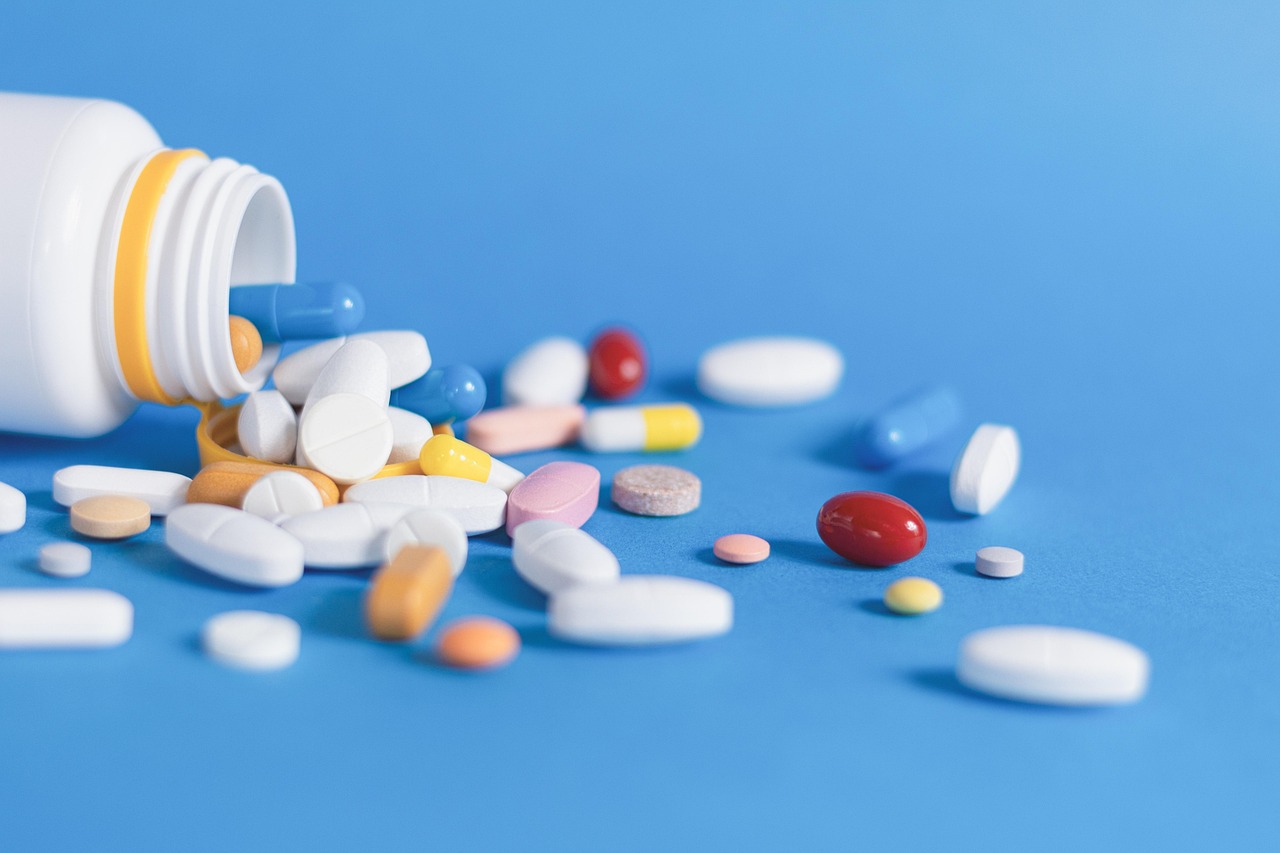 medicine, pills, medication, free wallpaper, laptop wallpaper, bottle, 4k wallpaper 1920x1080, background, cool backgrounds, wallpaper hd, tablets, pharmacy, pharmaceutical, mac wallpaper, healthcare, supplements, desktop backgrounds, packaging, beautiful wallpaper, full hd wallpaper, 4k wallpaper, free background, wallpaper 4k, hd wallpaper, windows wallpaper, antibiotics