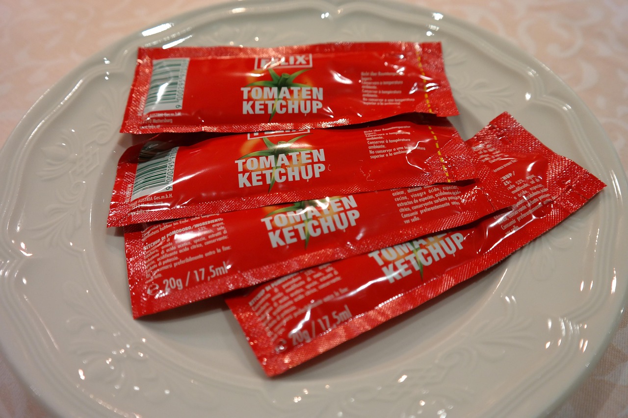 ketchup, tomato ketchup, portions, bags, portion bags, red, bag, seasoning sauce, ketchup, ketchup, ketchup, ketchup, ketchup